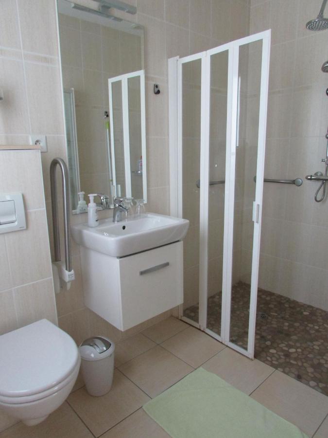 Chambre D'Hotes La Basse Gougeonniere Neuvy-en-Mauges Exteriör bild